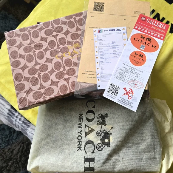 Black Leather Shoulder Bag - Picture 2 of 6